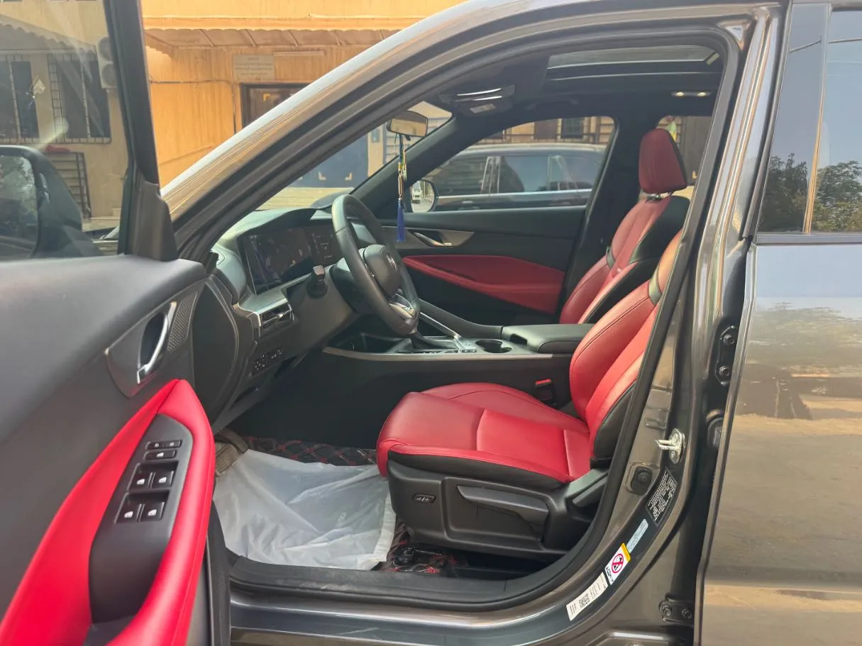 Car image 11
