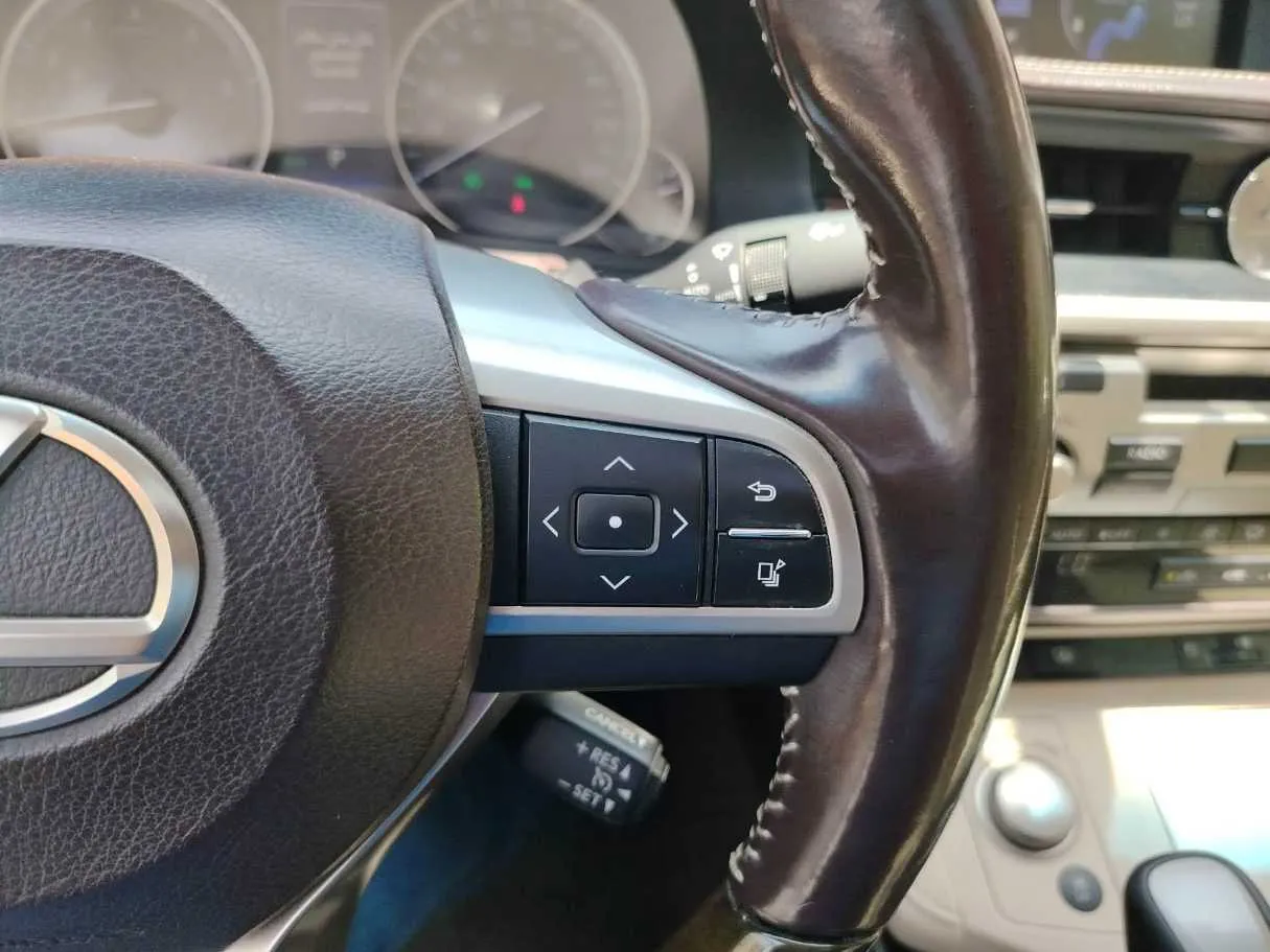Car image 40