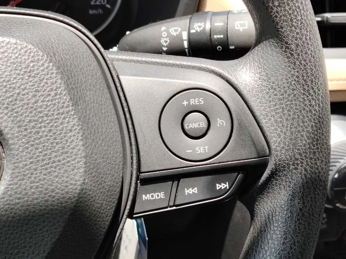 Car image 26