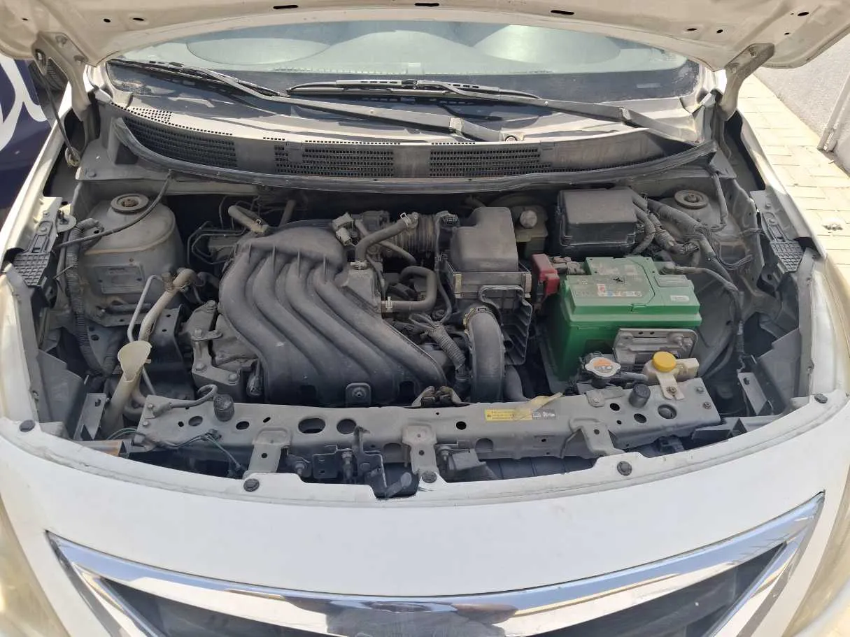 Car image 18