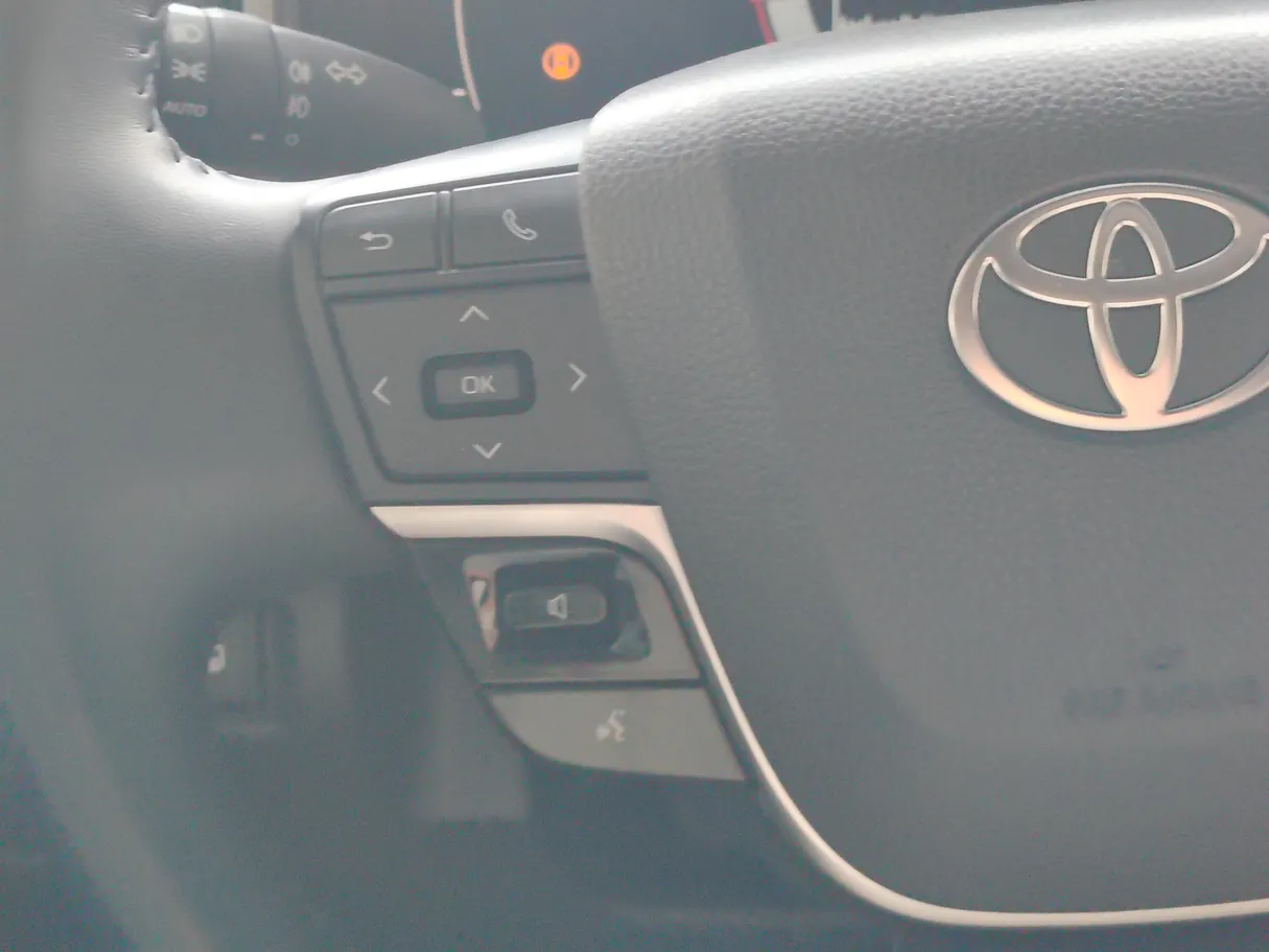 Car image 27