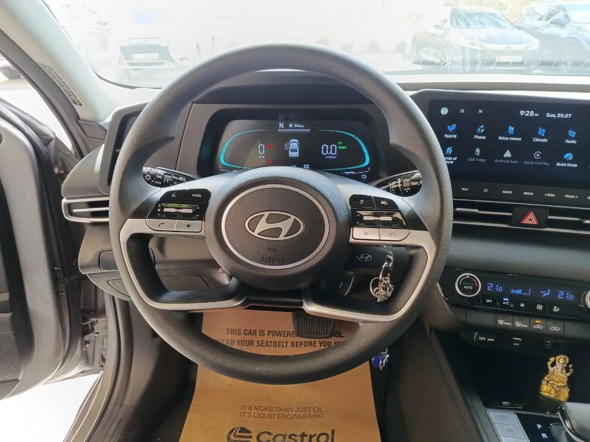 Car image 14