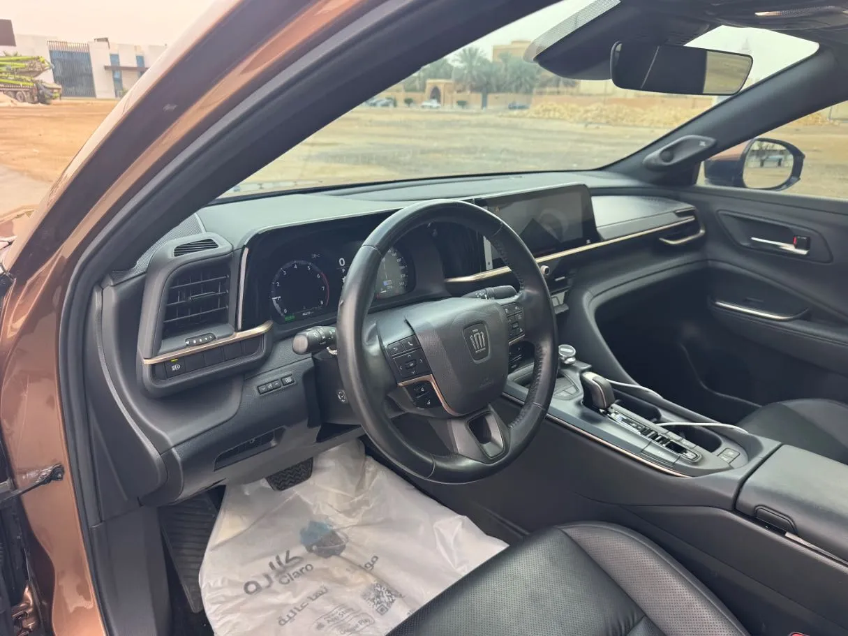 Car image 12