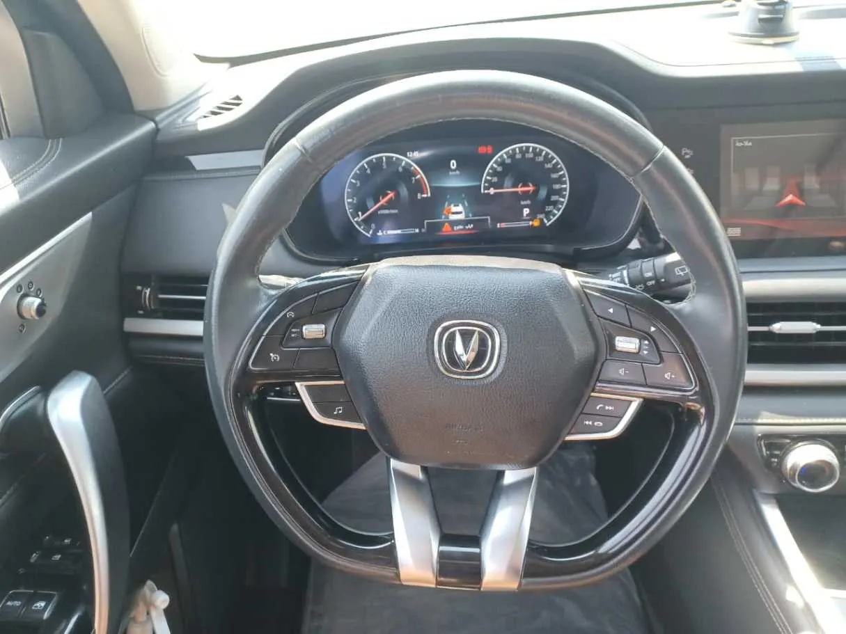 Car image 15