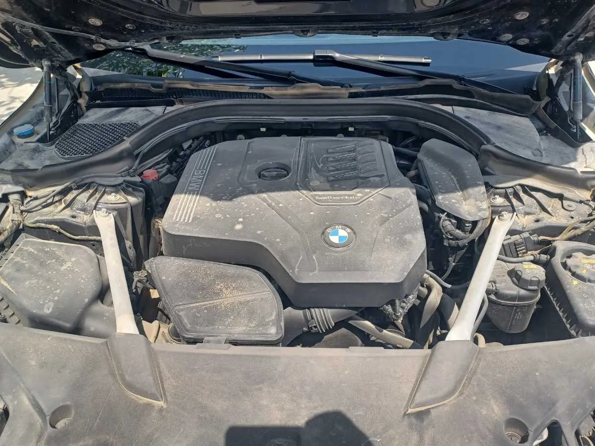 Car image 23