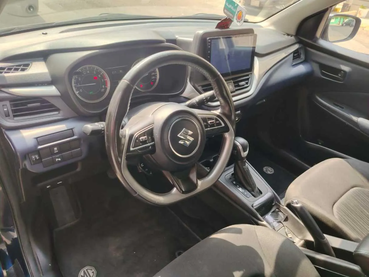 Car image 11