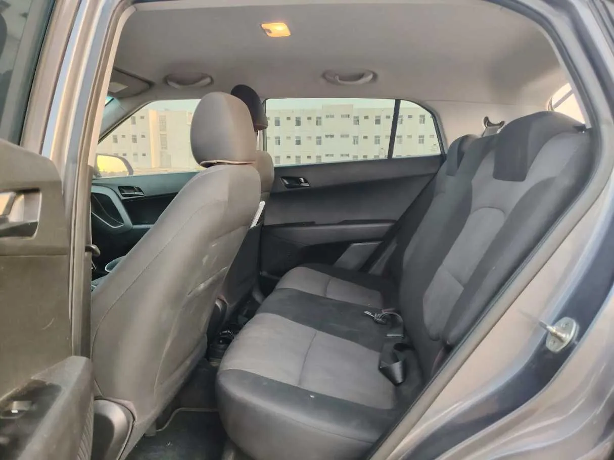Car image 18