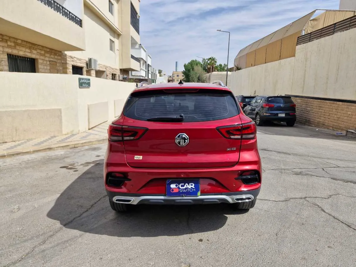 Car image 6