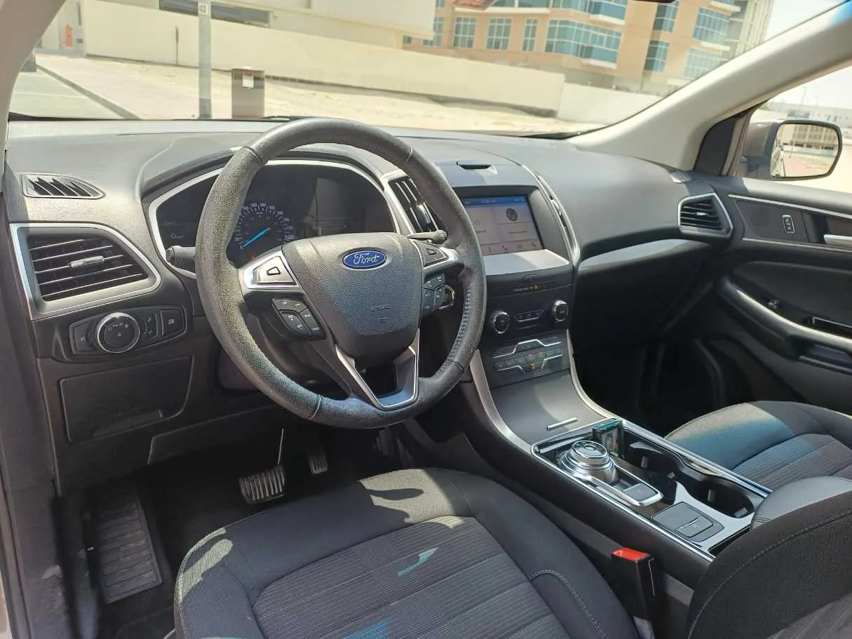 Car image 11