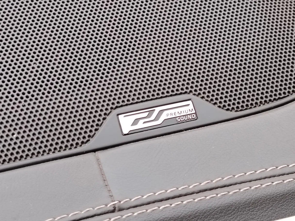 Car image 35