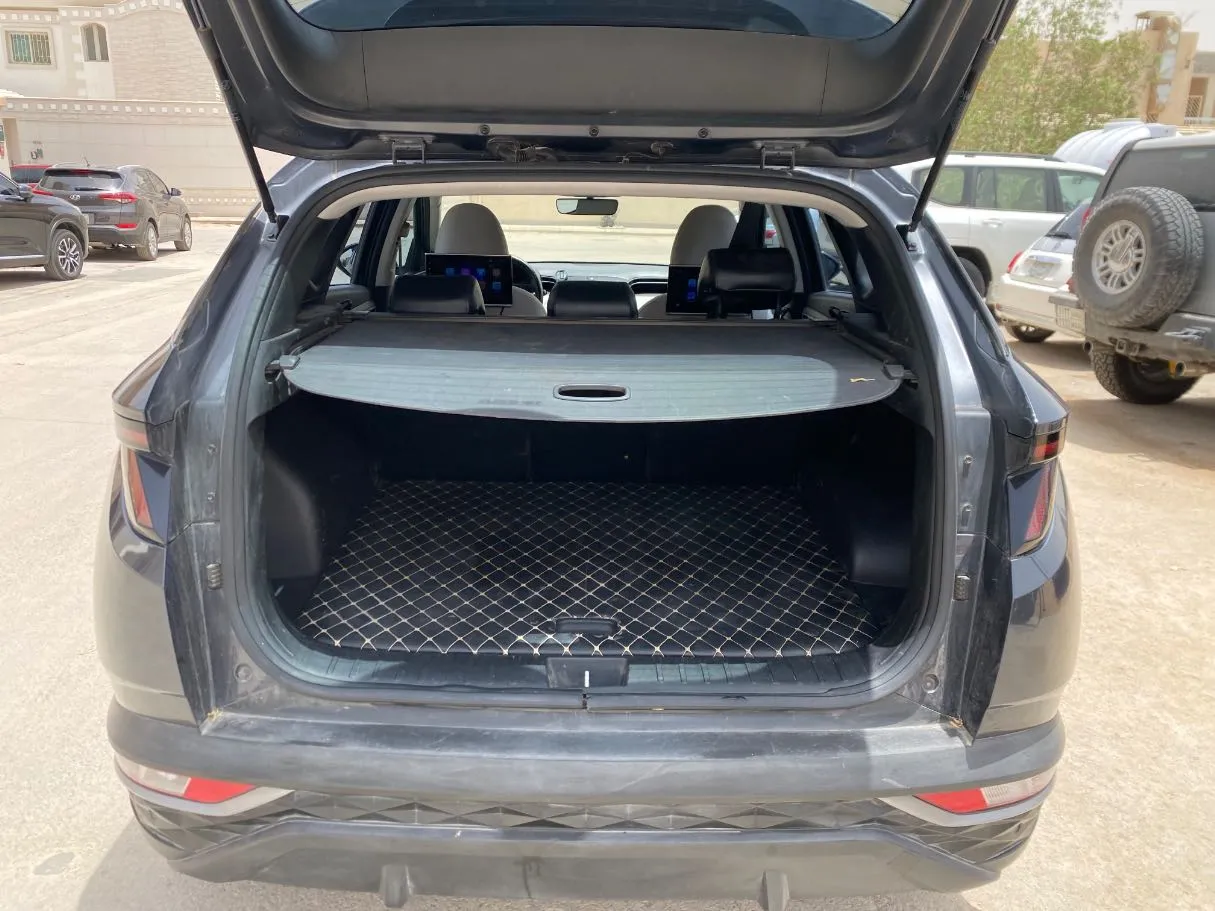 Car image 21
