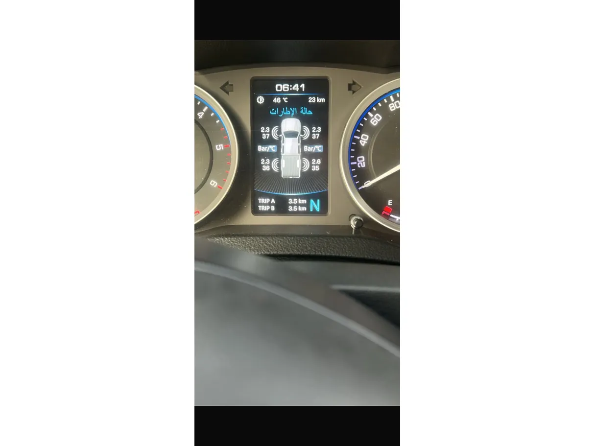 Car image 18