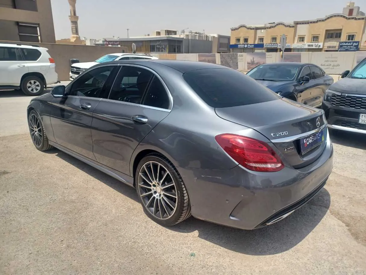 Car image 8