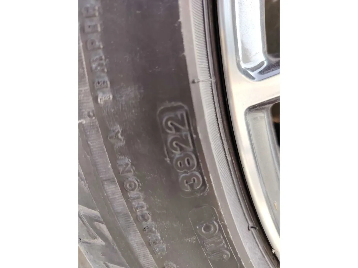 Car image 22