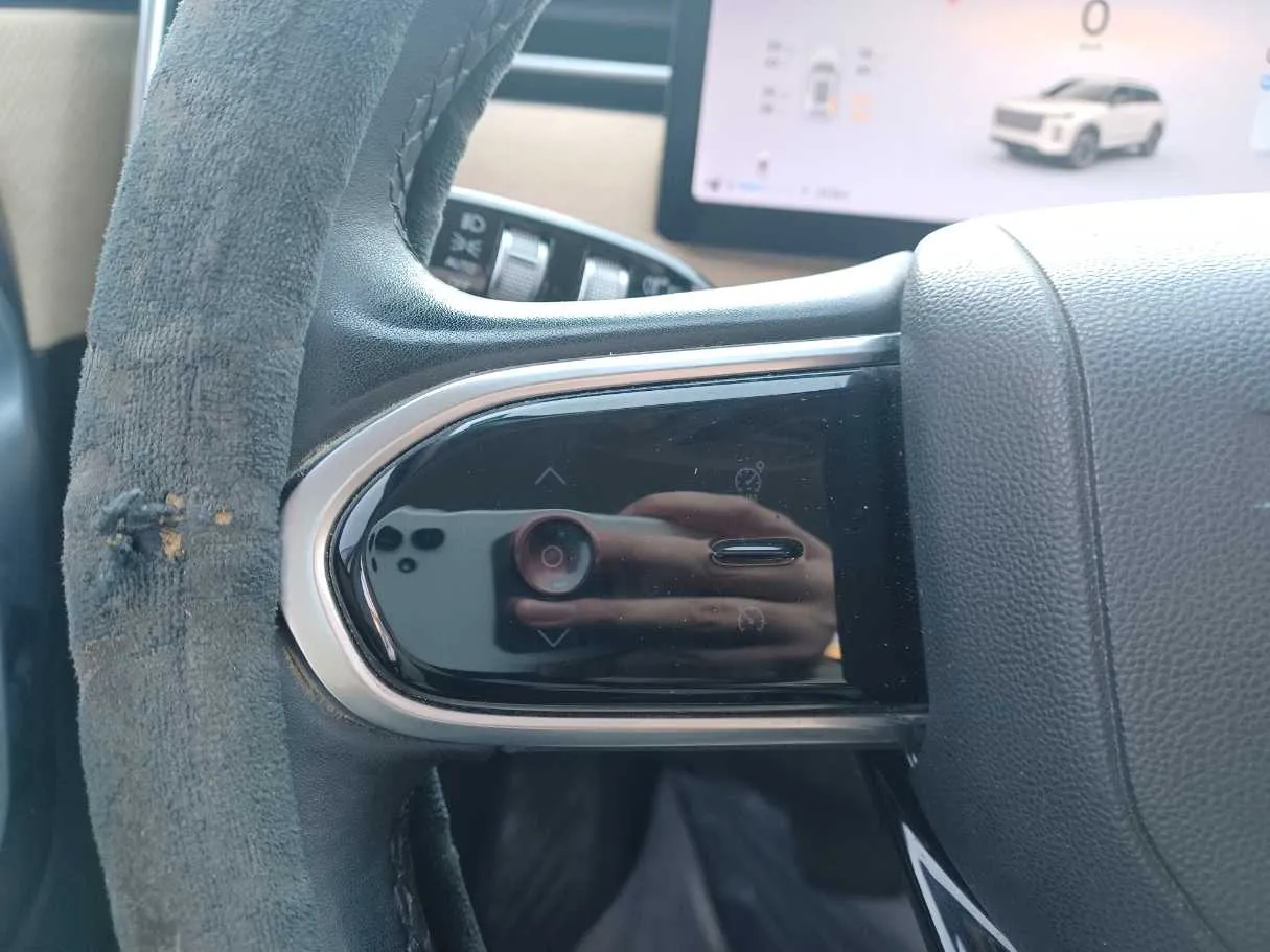 Car image 20