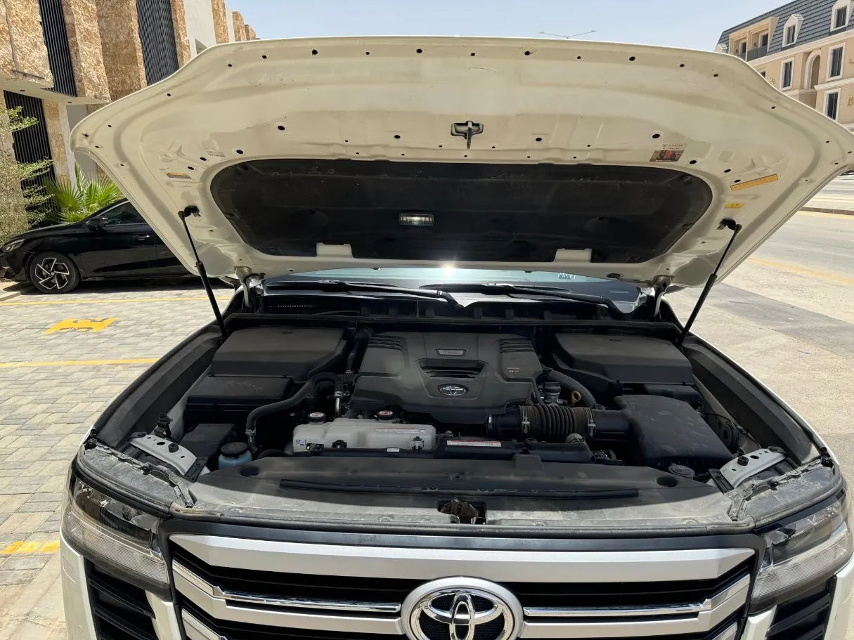 Car image 27