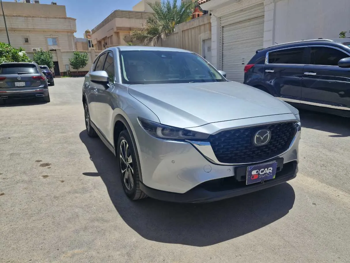 Car image 3