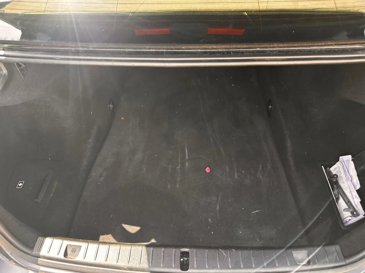 Car image 23