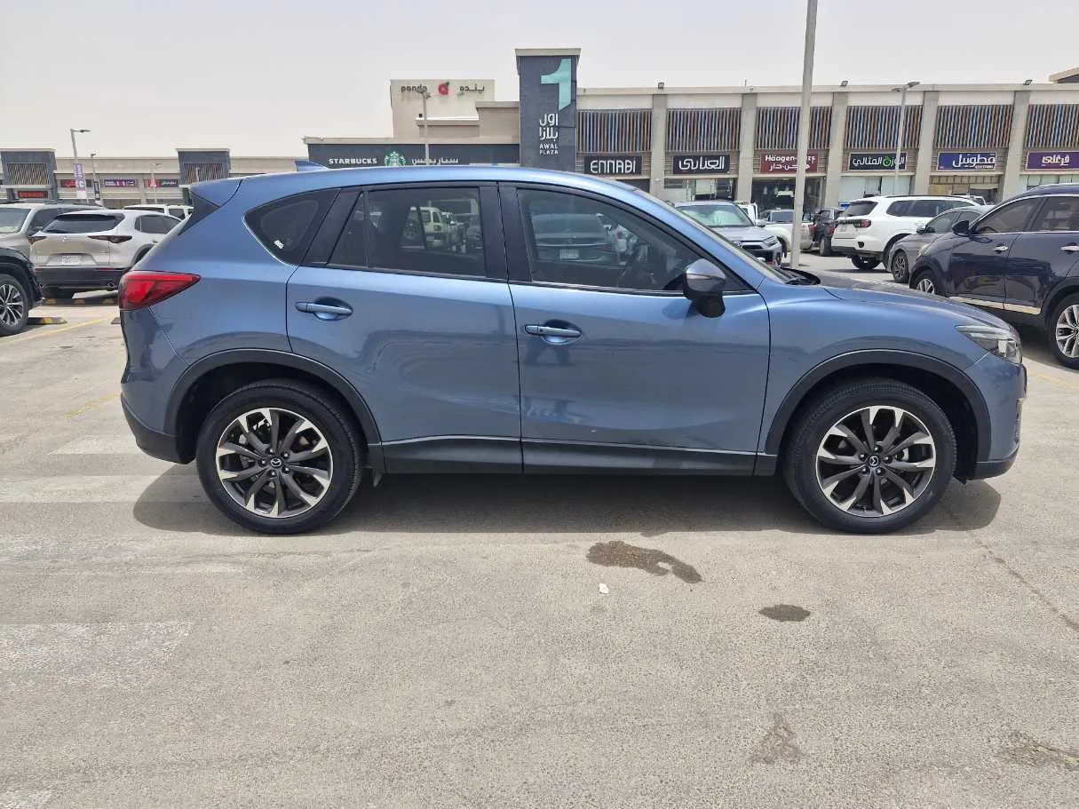 Car image 4