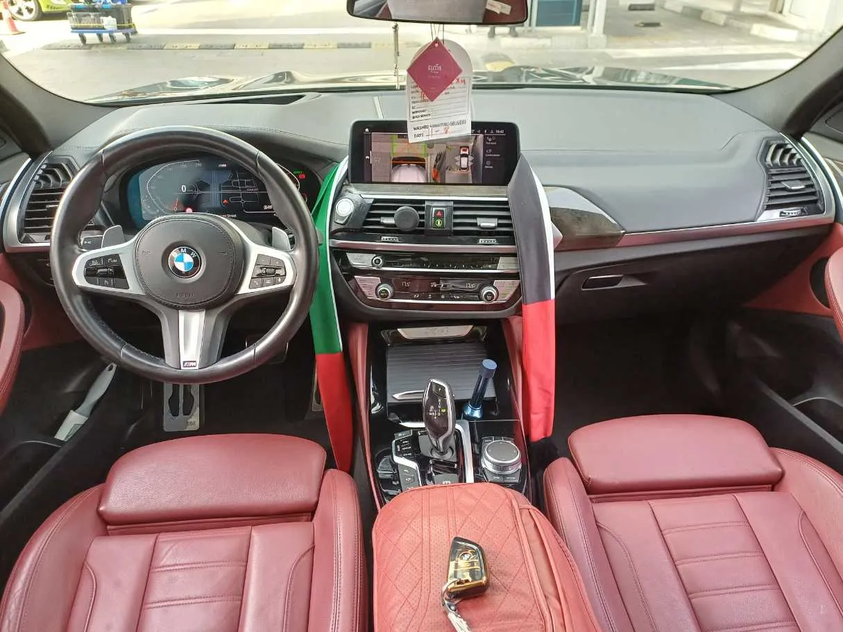 Car image 15