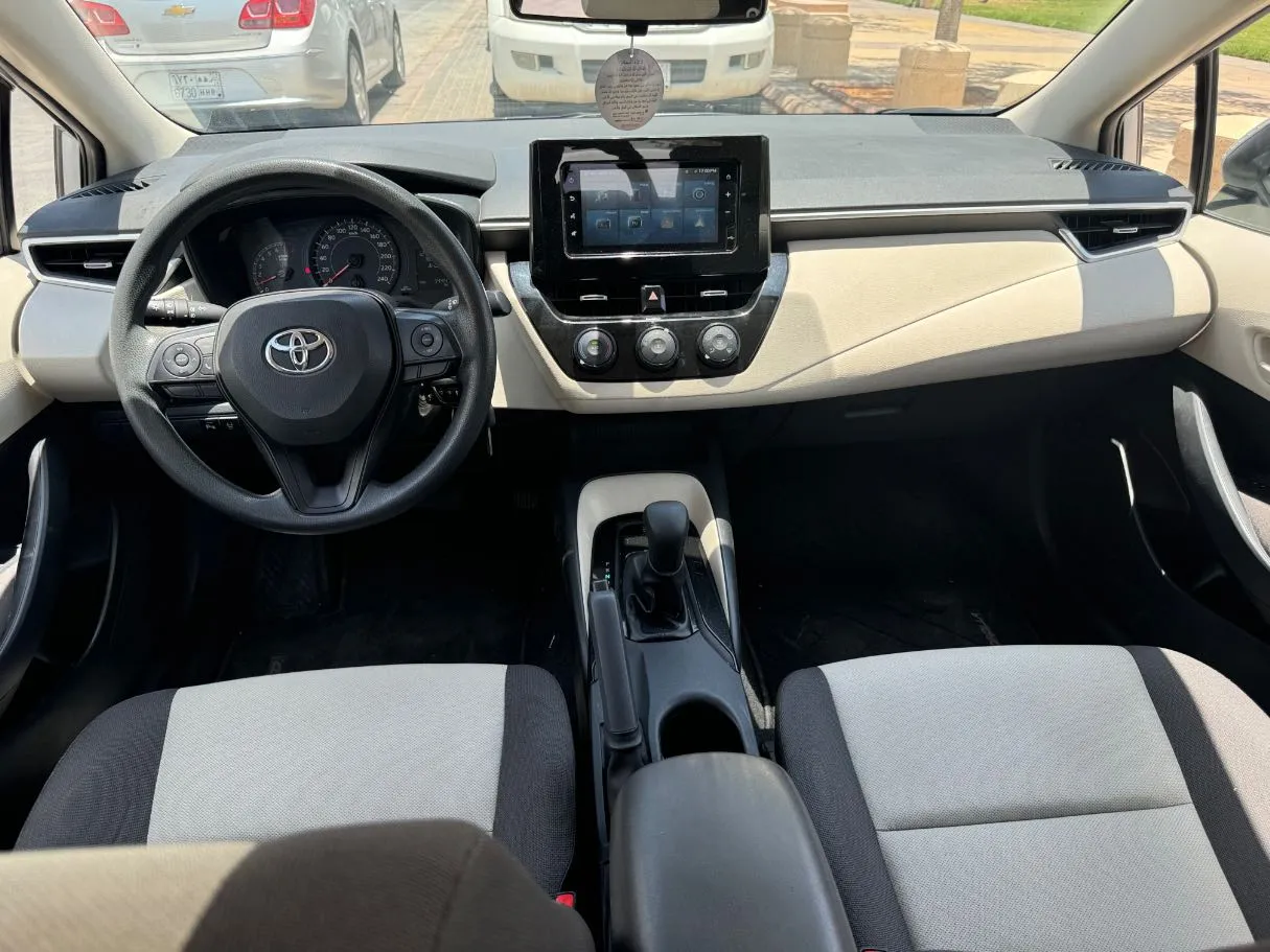 Car image 16