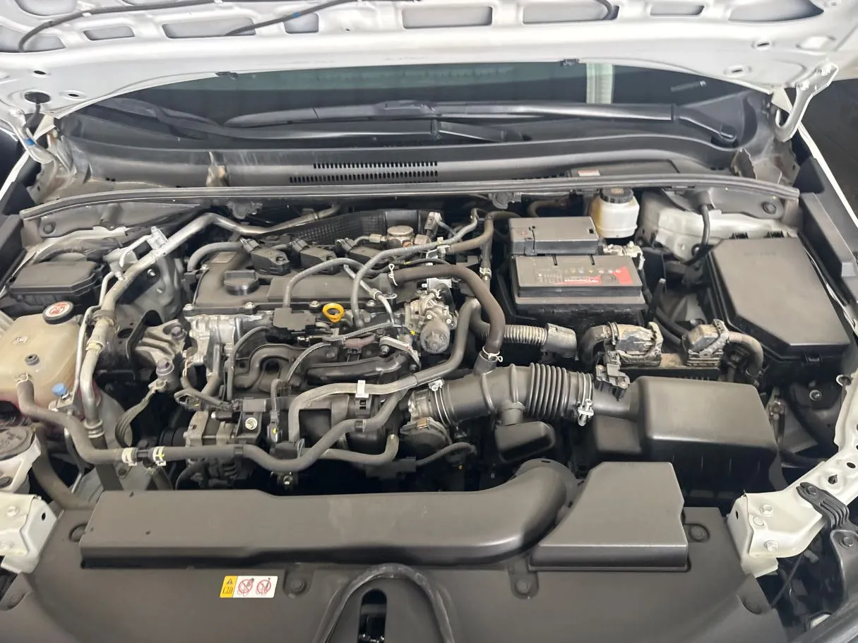 Car image 16