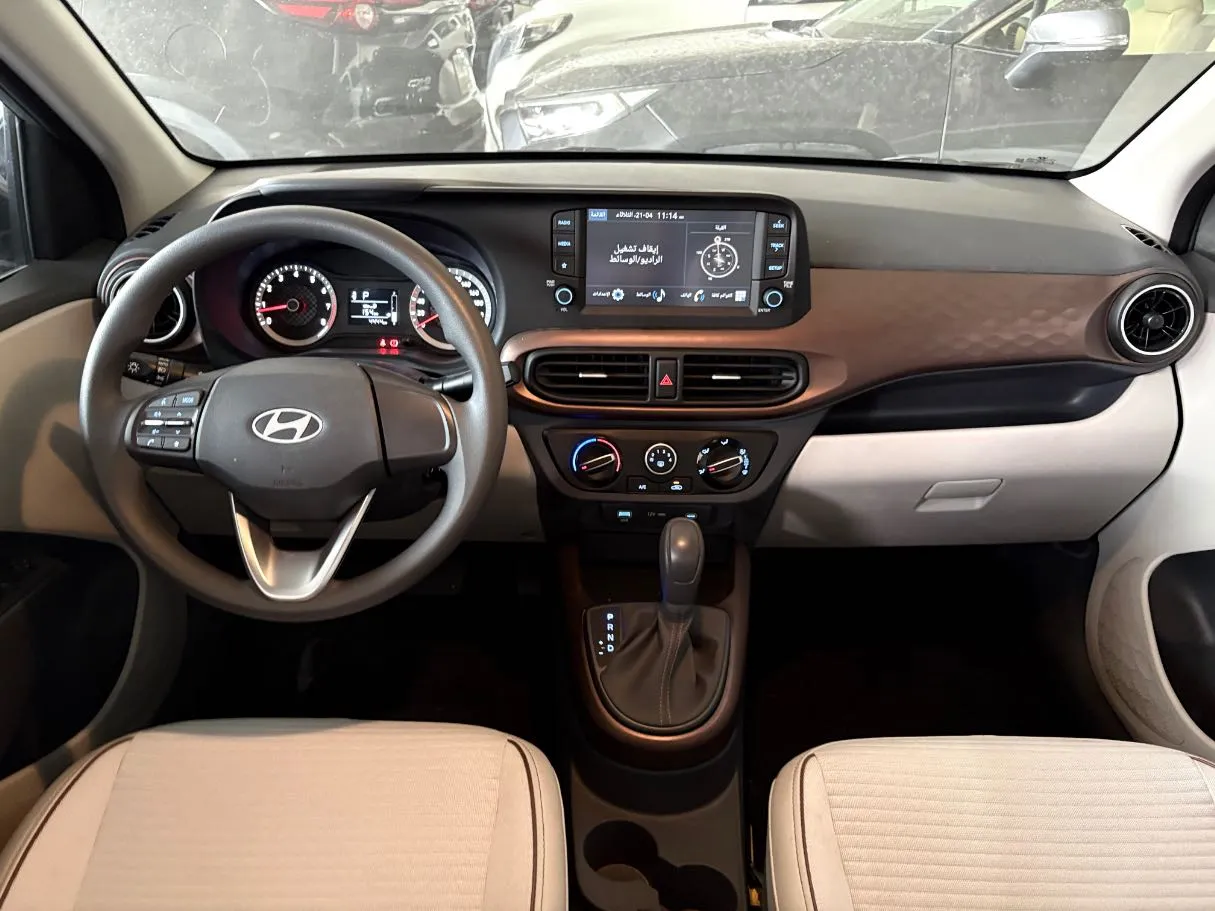 Car image 19