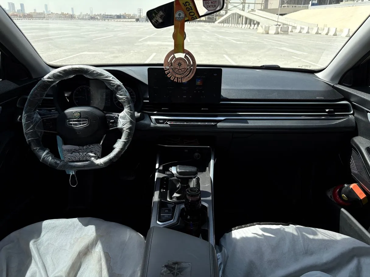 Car image 18