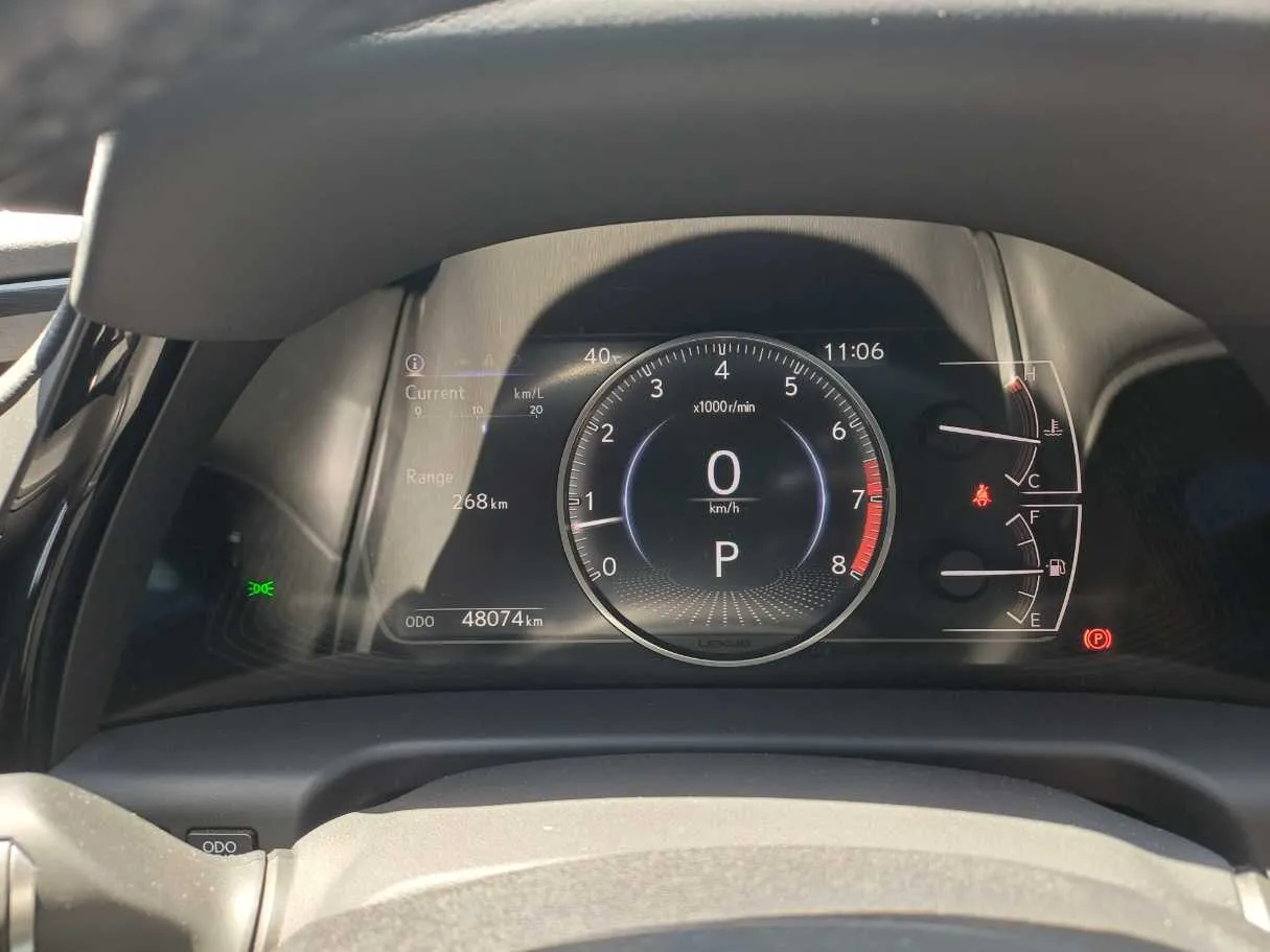 Car image 18
