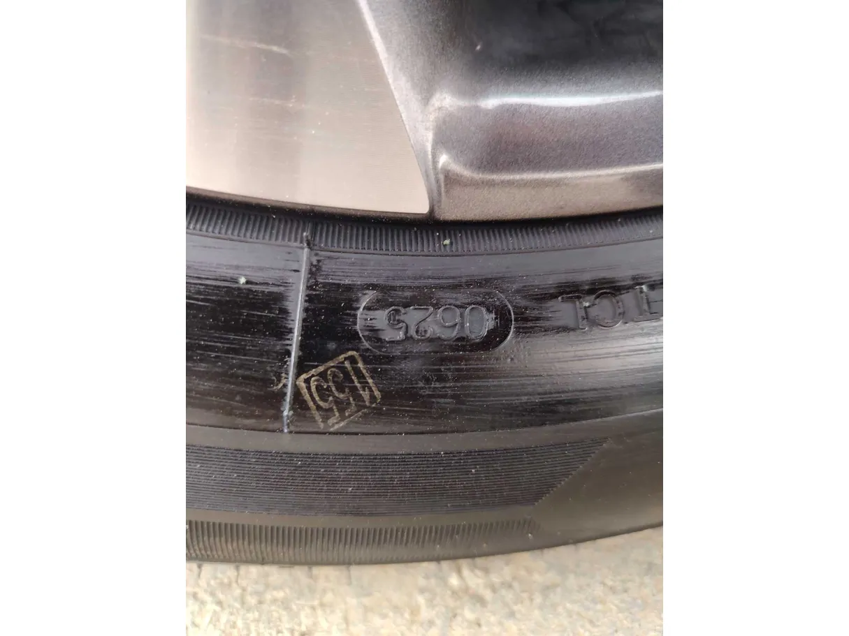 Car image 28