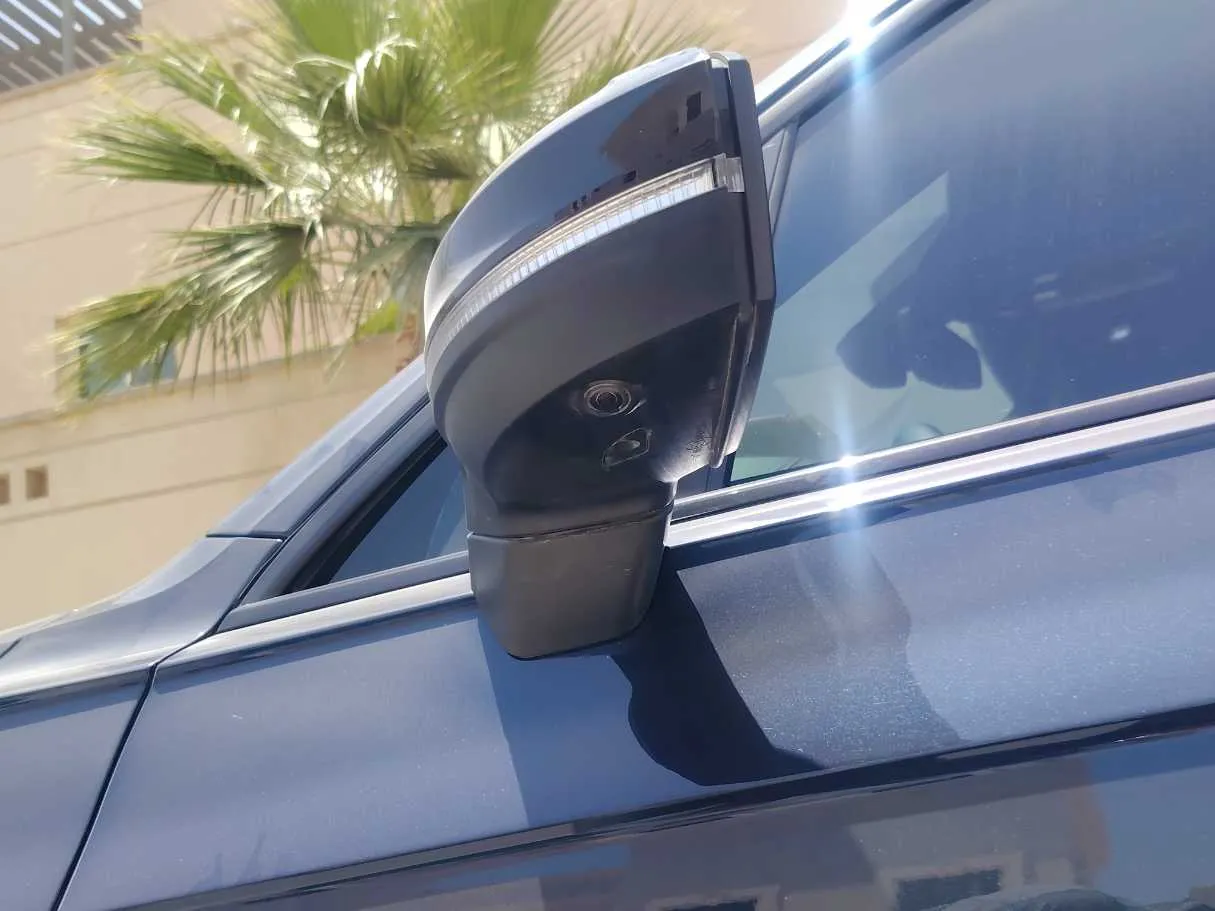 Car image 27