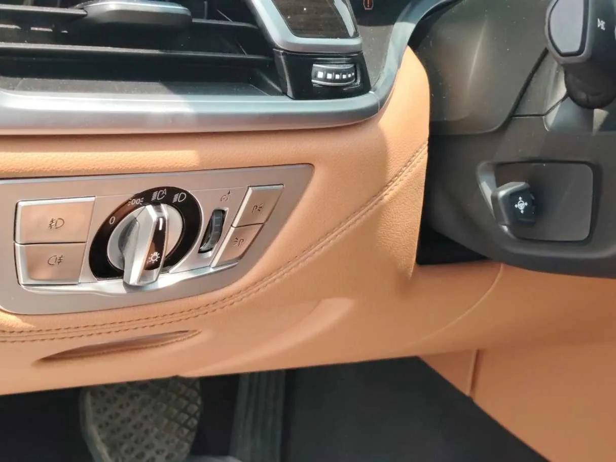 Car image 31