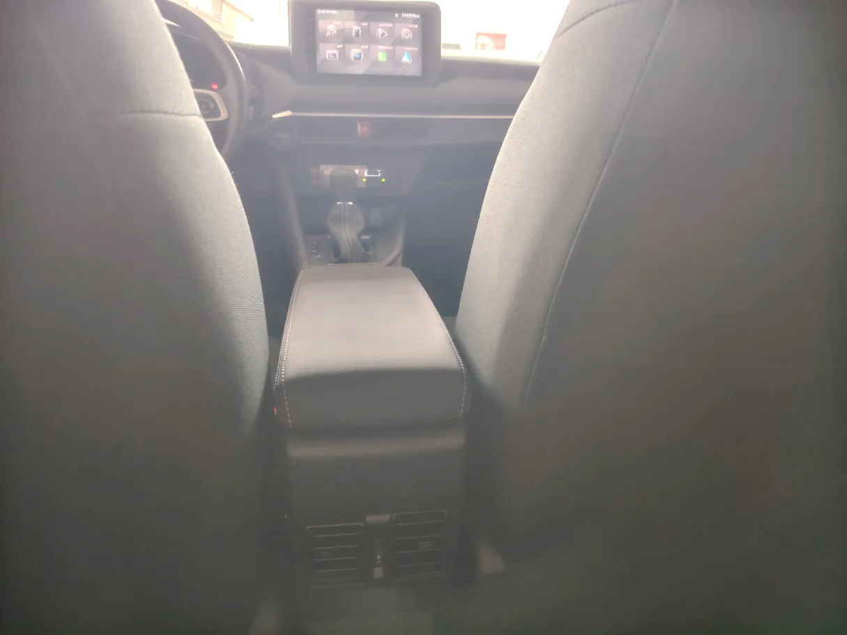Car image 25
