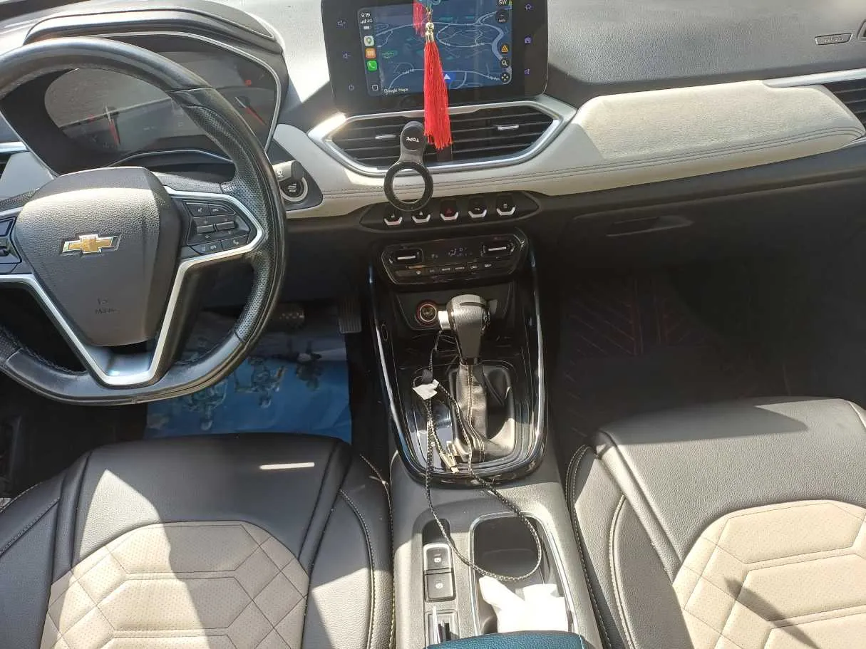 Car image 15