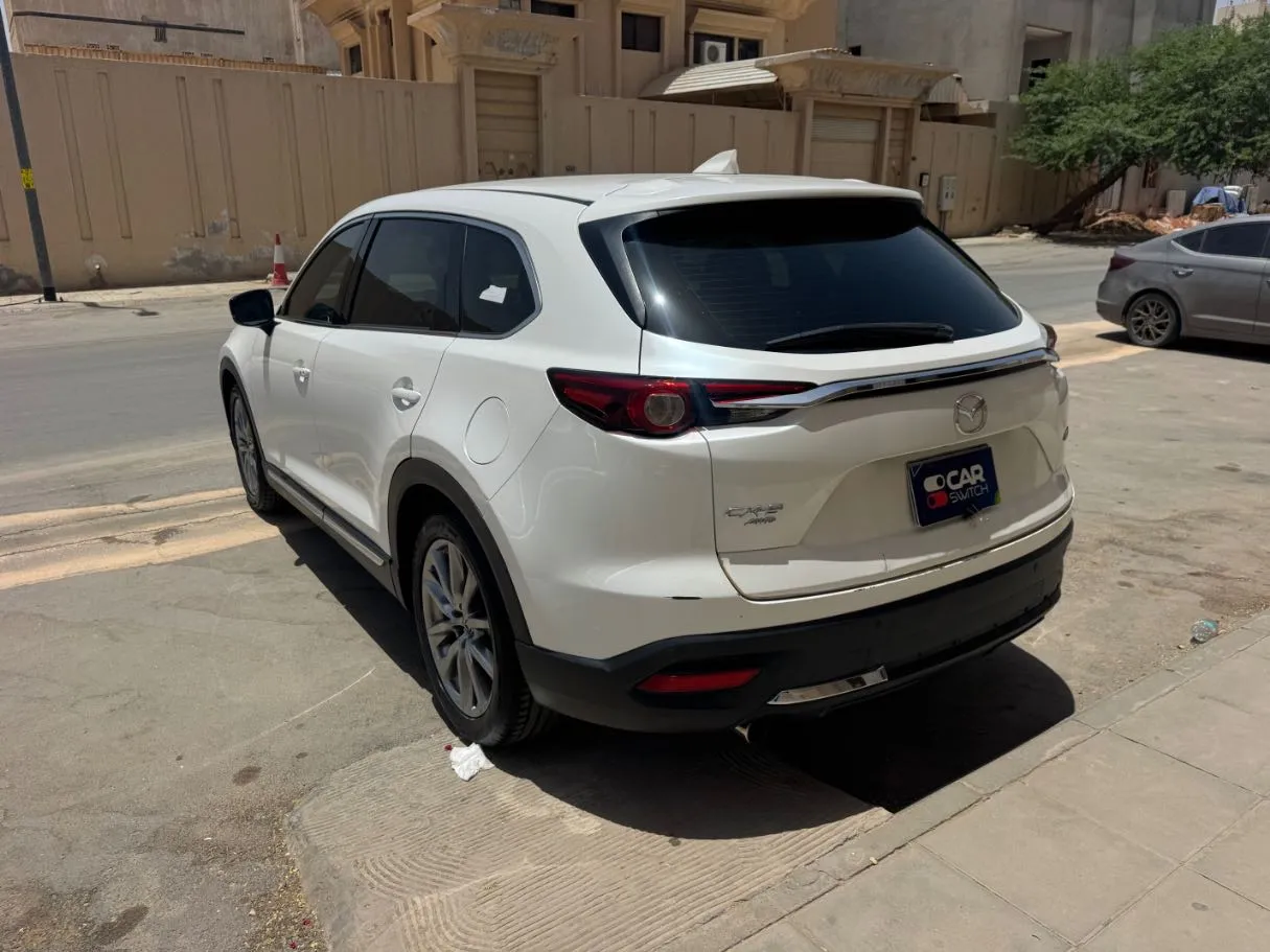 Car image 7