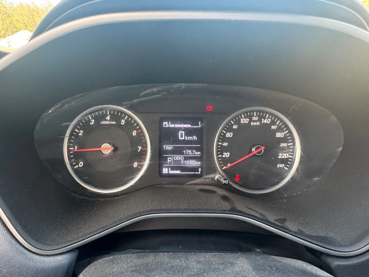 Car image 17