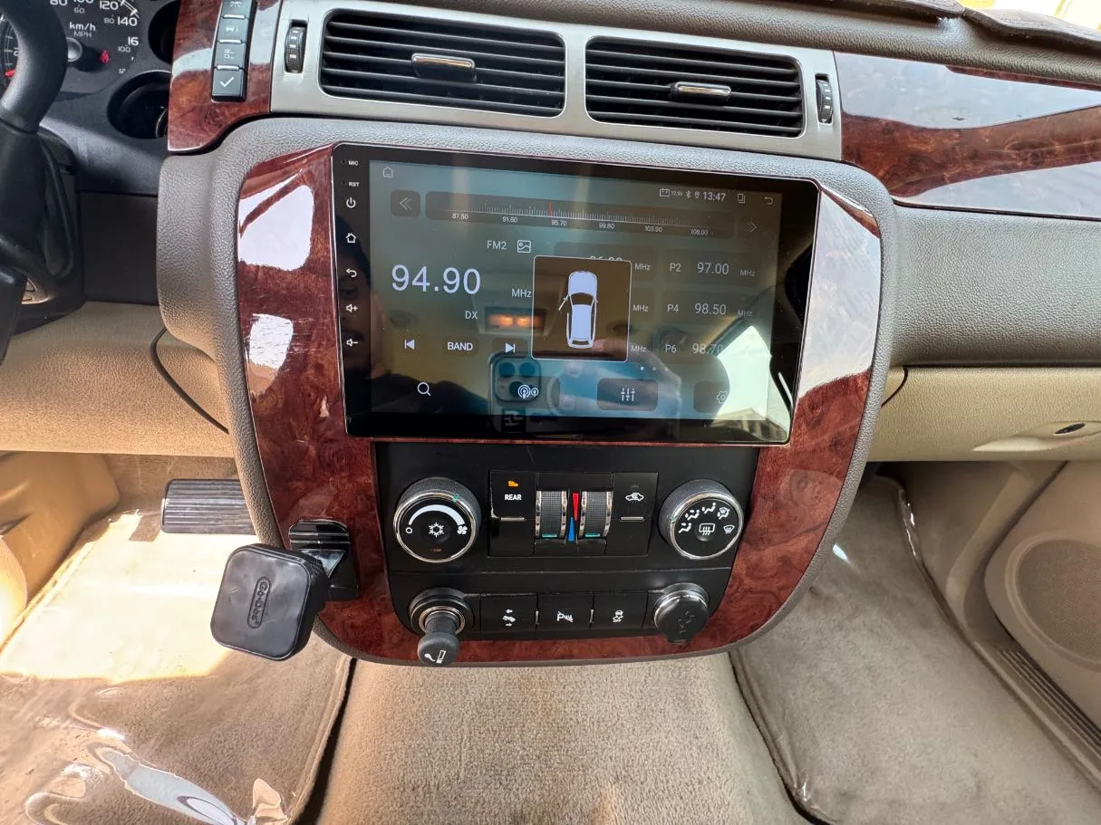 Car image 16