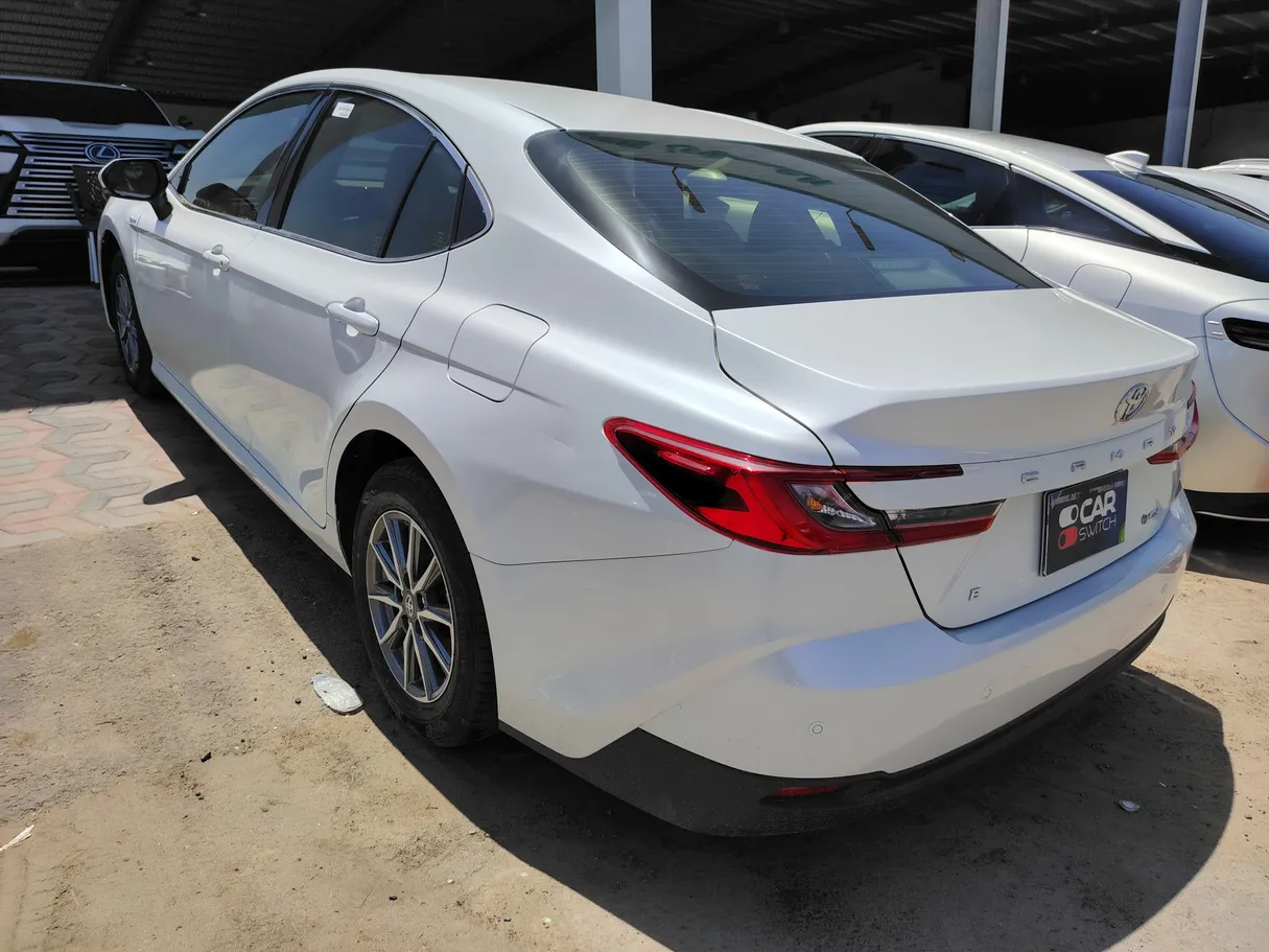 Car image 7