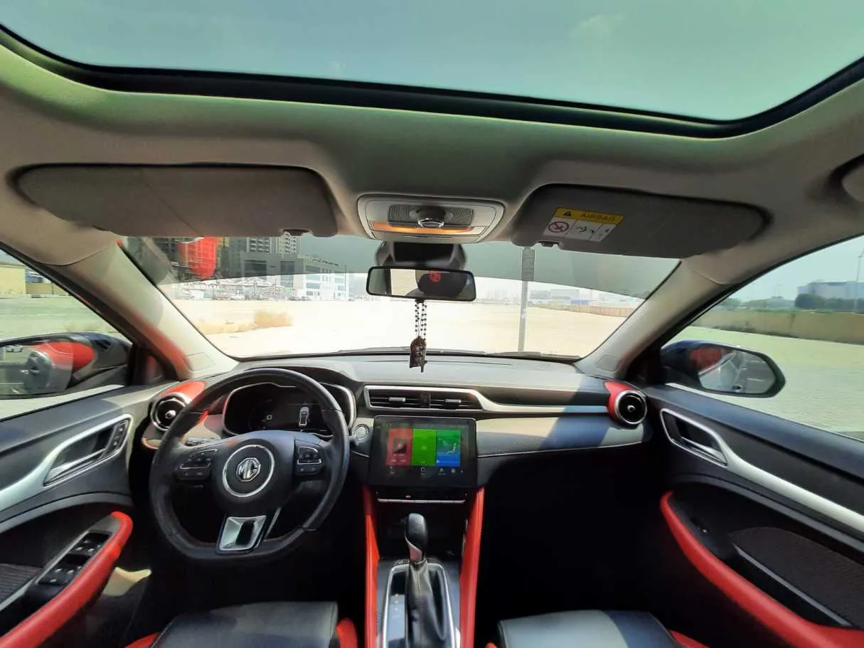 Car image 14