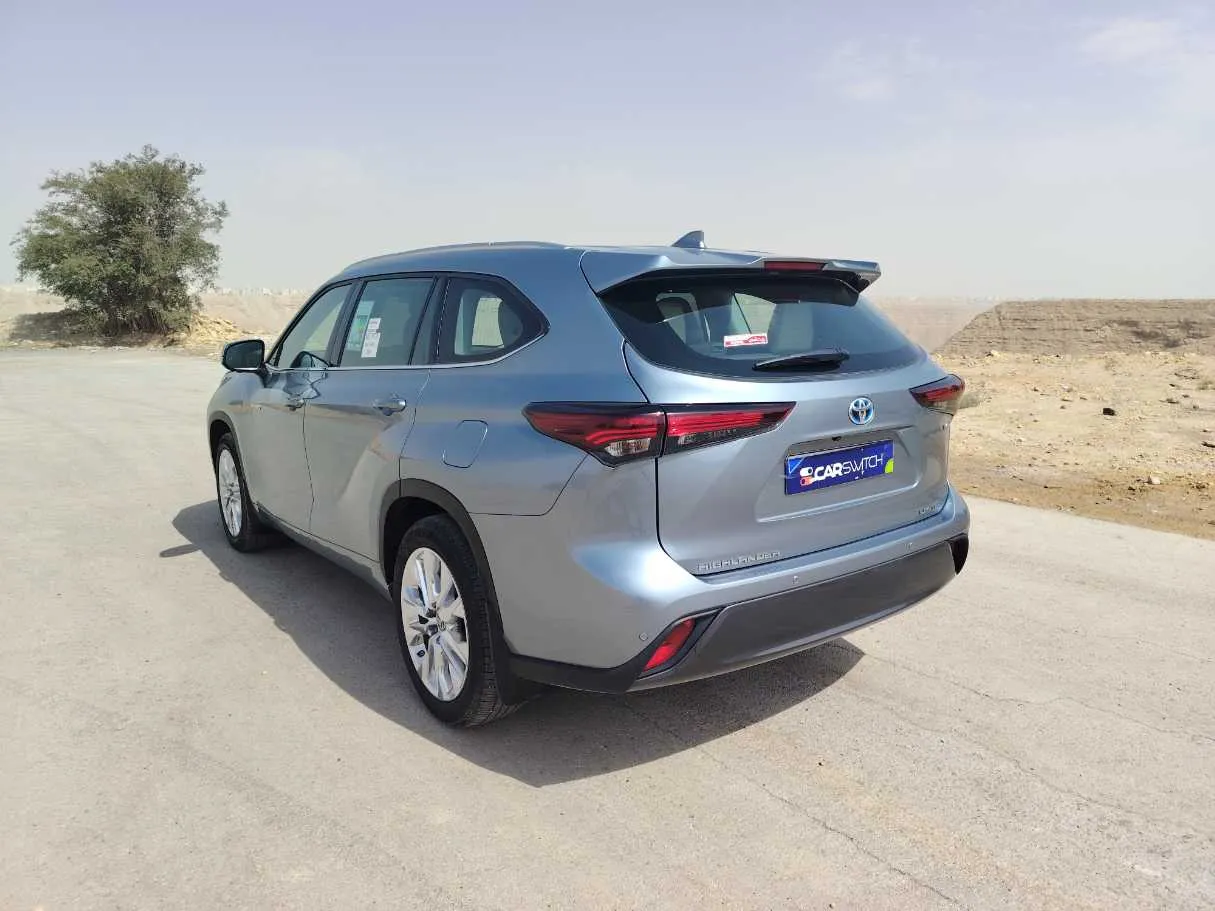 Car image 7