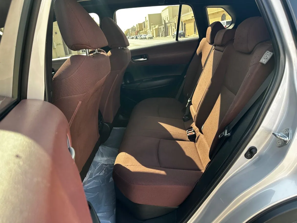 Car image 14