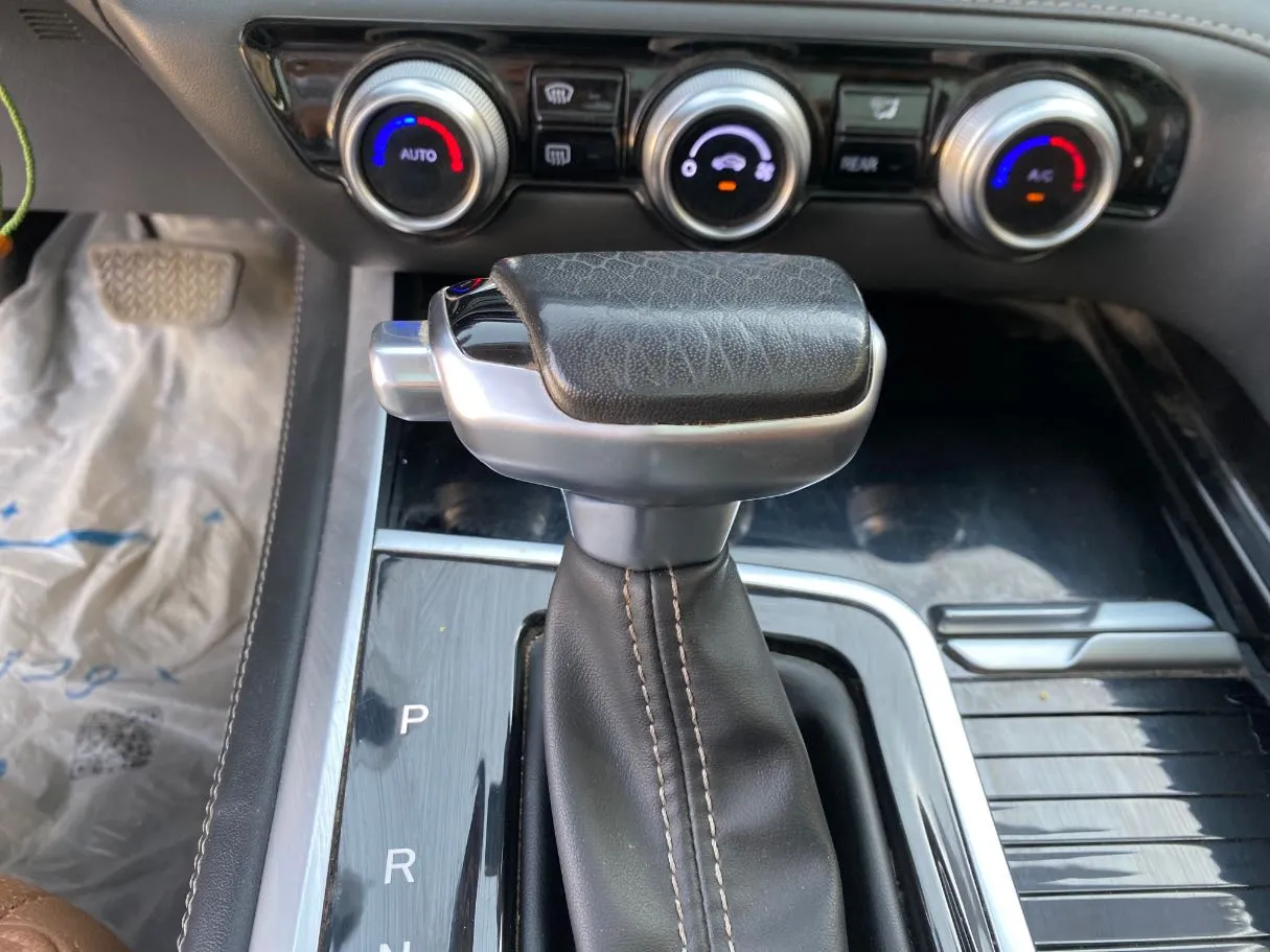 Car image 17
