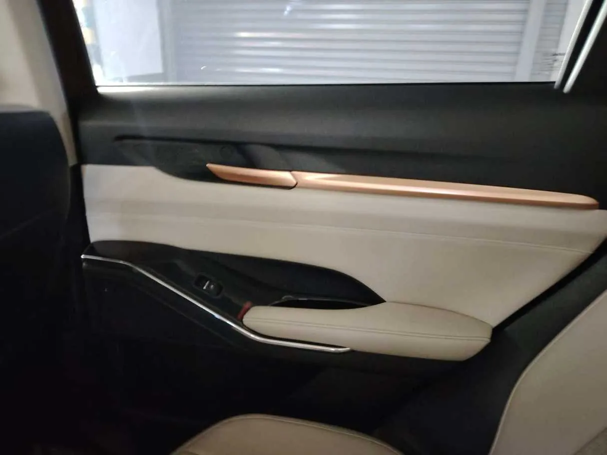 Car image 39