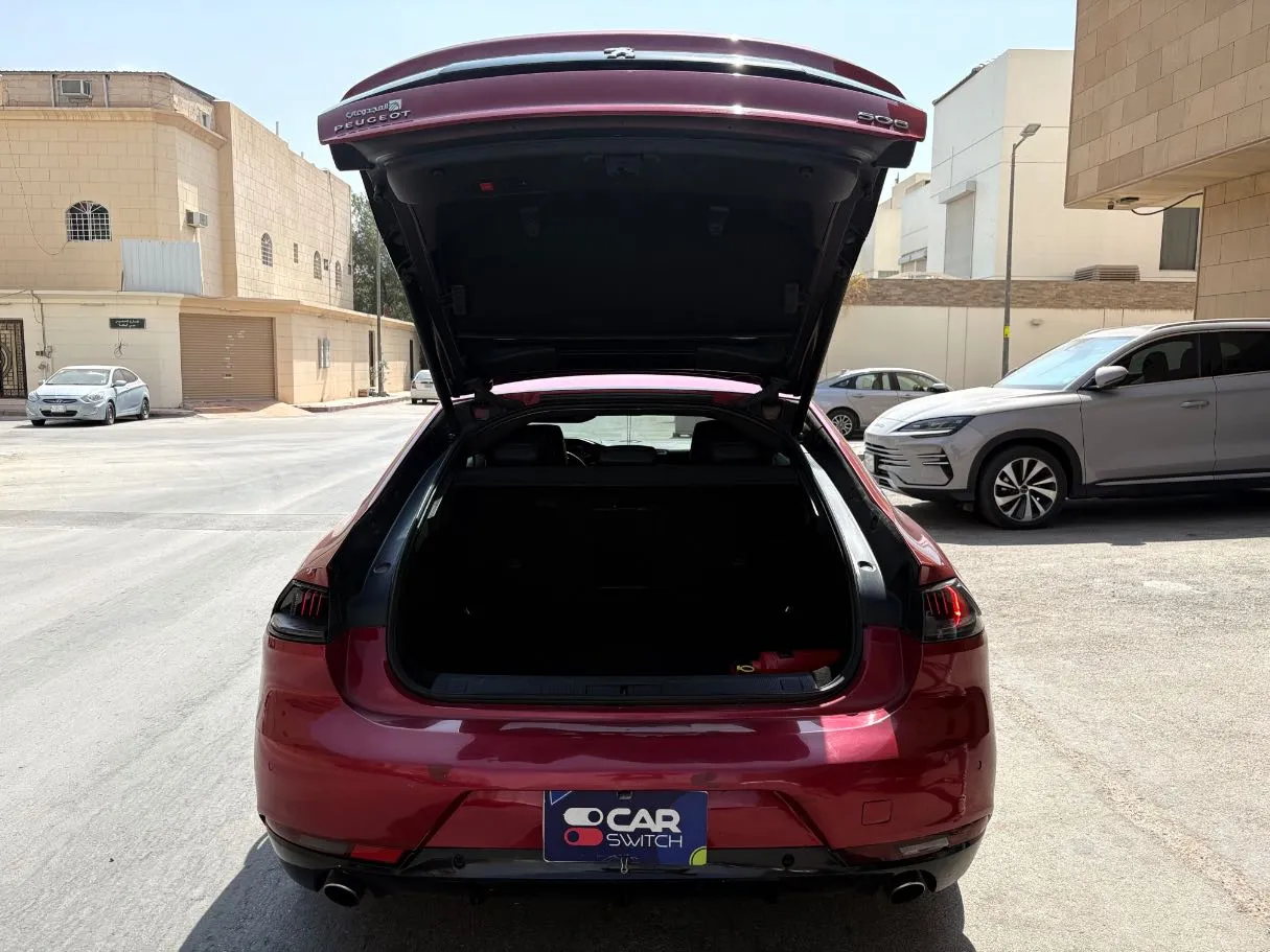 Car image 24