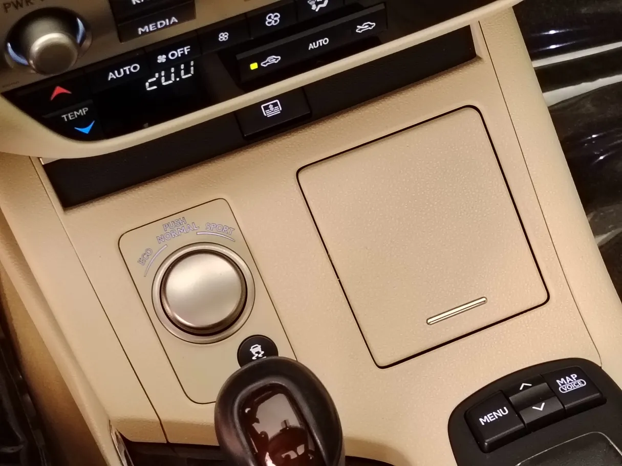 Car image 28