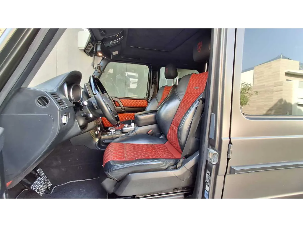 Car image 12