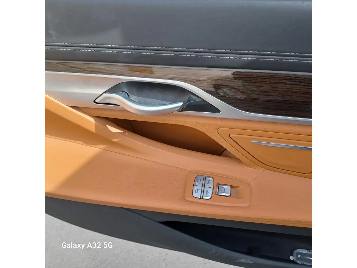 Car image 29
