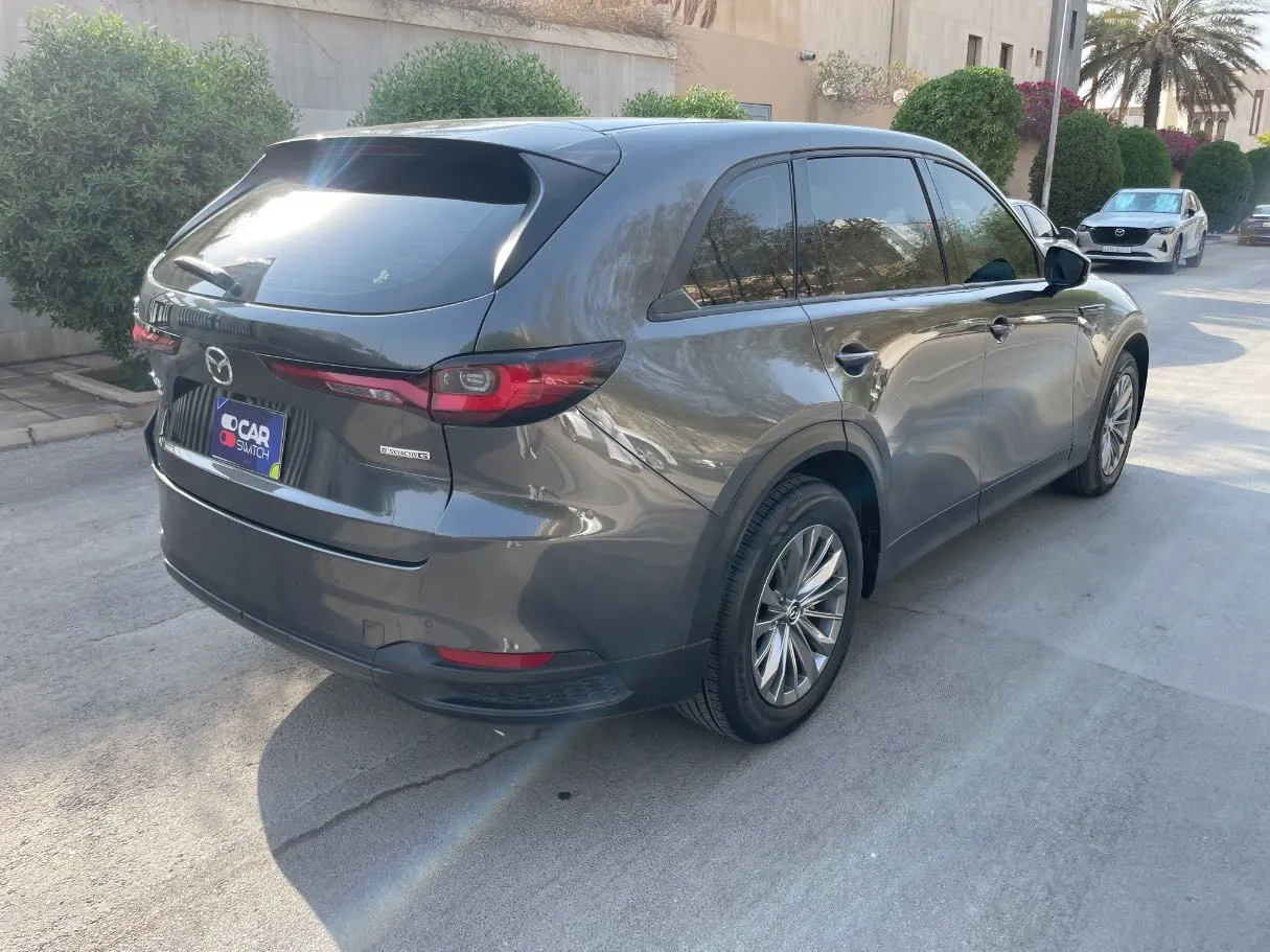 Car image 5