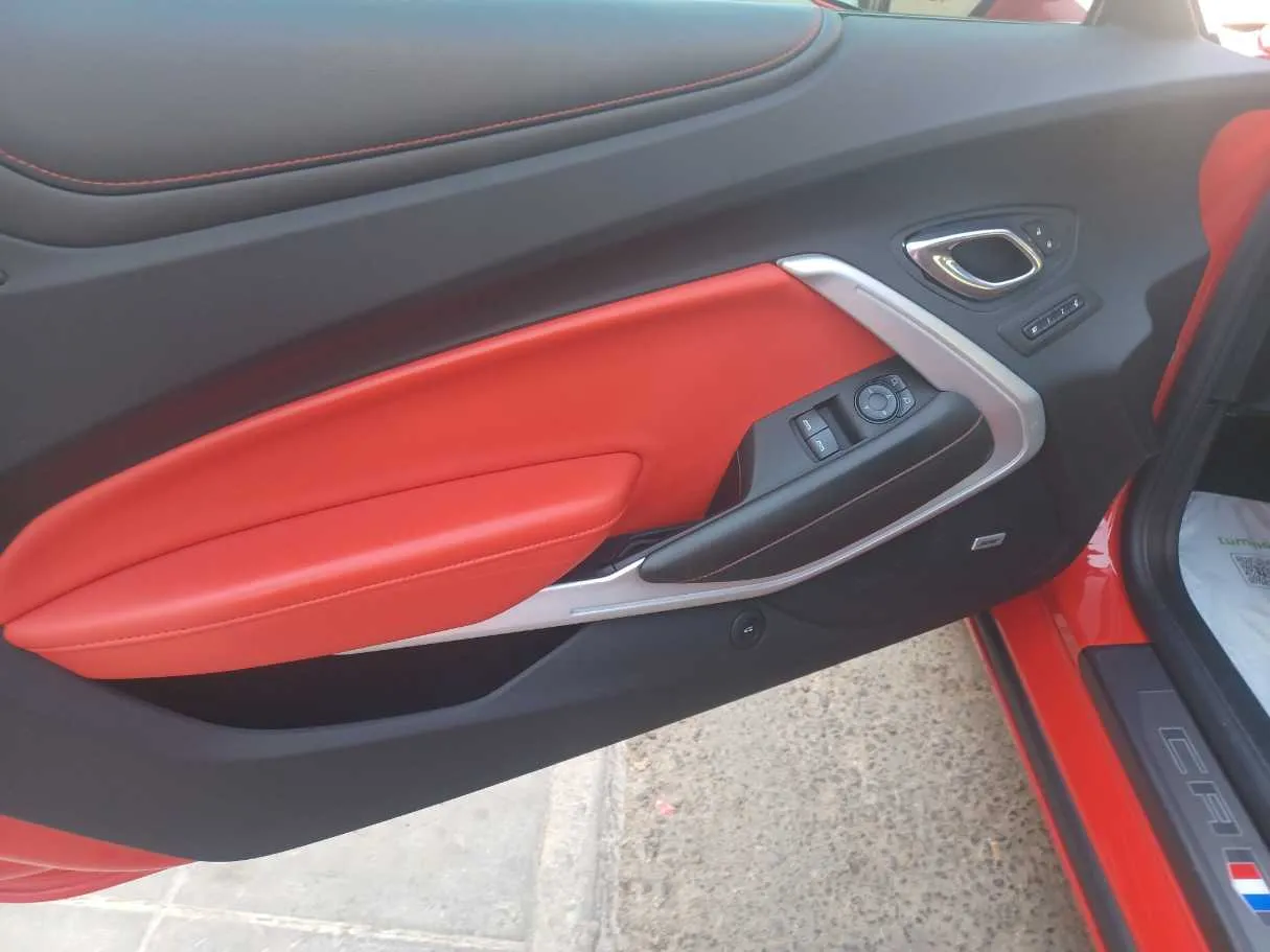 Car image 11