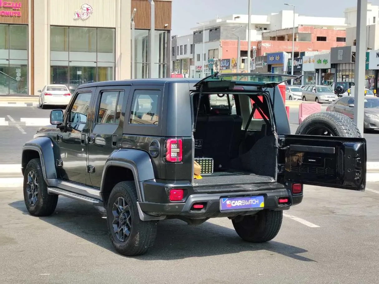 Car image 26